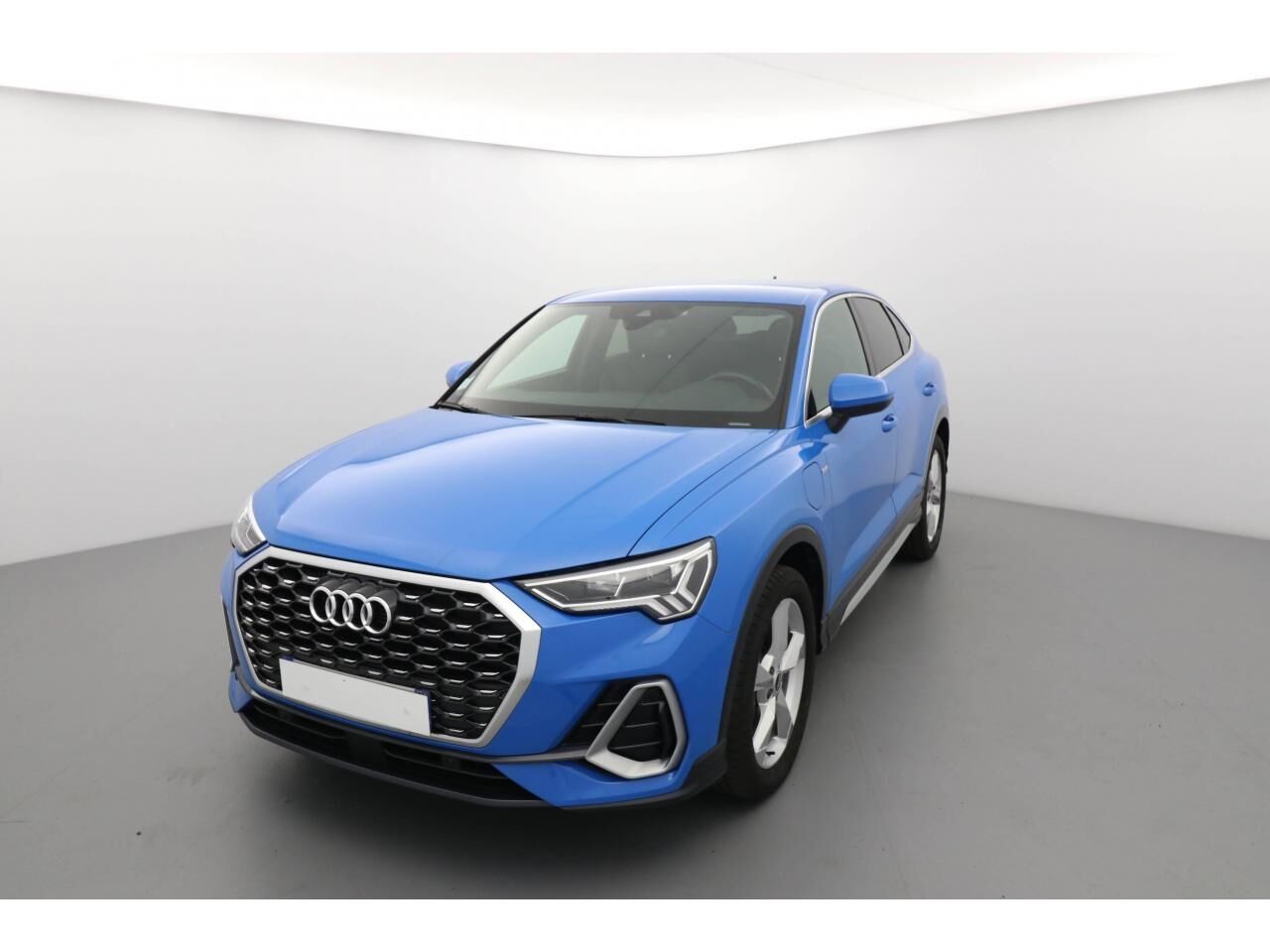 AUDI Q3 SPORTBACK 45 tfsie  245 ch s tronic 6 s line