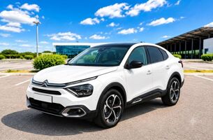 CITROEN C4 X SHINE 1.2 ESSENCE 130 - GARANTIE MOTEUR 10 ANS OU 180000KM EAT8