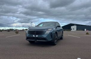 PEUGEOT 3008 HYBRID 145 E-DCS6 GT