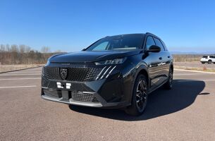 PEUGEOT 5008 (2025) HYBRID 145 E-DCS6 ALLURE