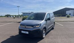 CITROEN BERLINGO VAN FG (2026) 650KG BLUE HDI 130 S/S EAT8 TAILLE M CHARGE UTILE STANDARD