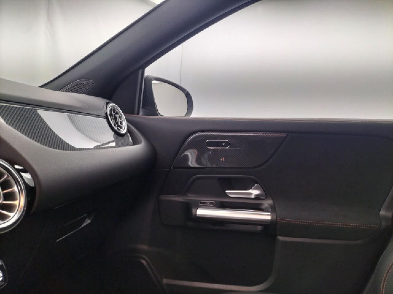 MERCEDES GLA