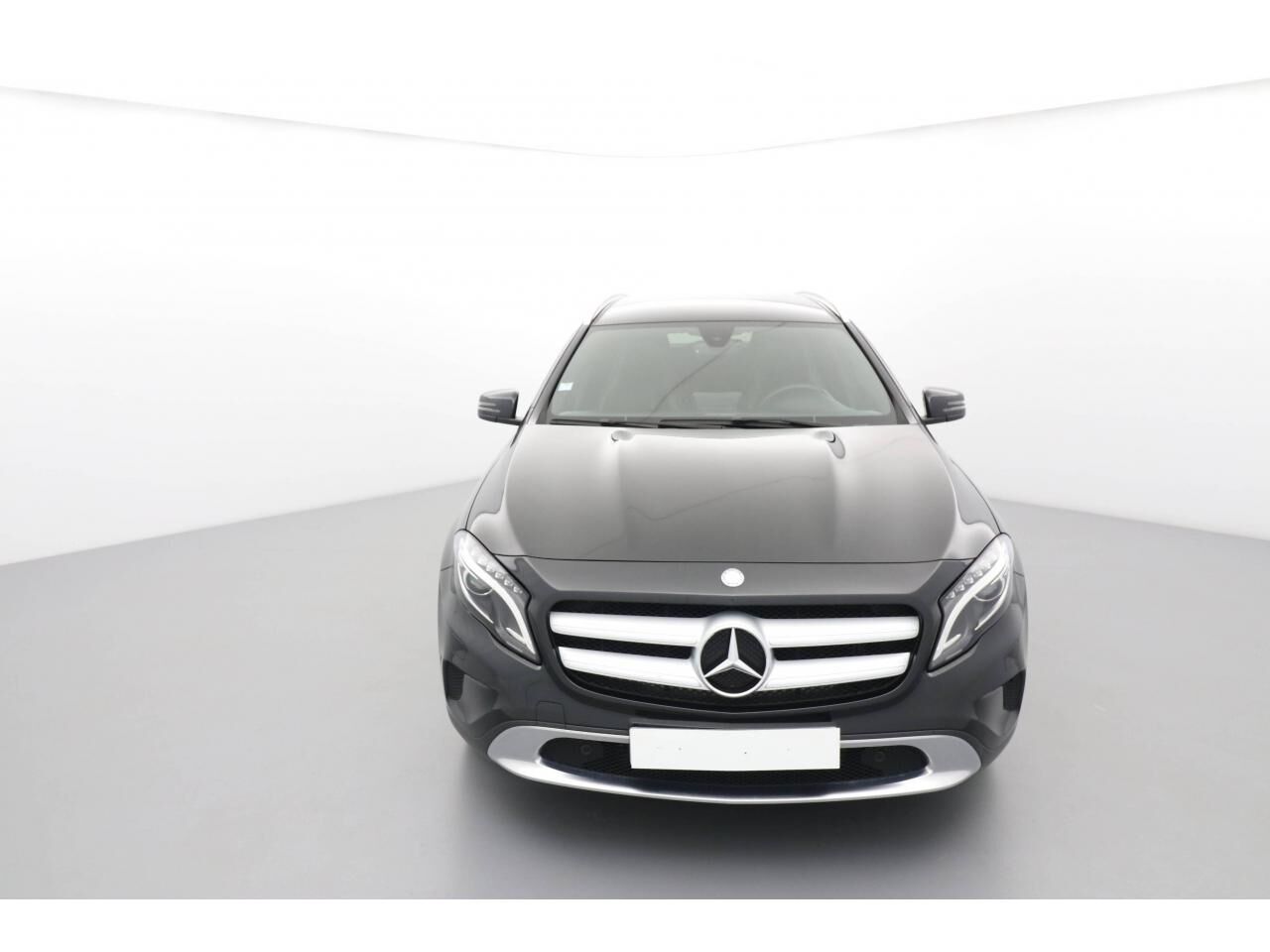MERCEDES GLA