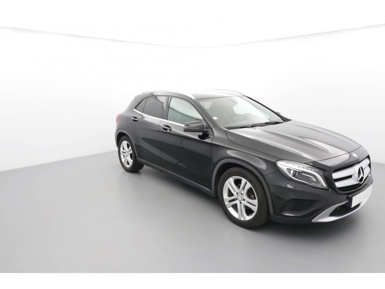 MERCEDES GLA