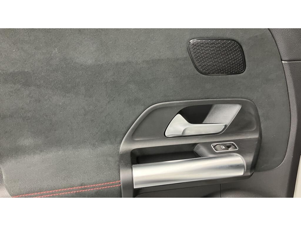MERCEDES GLA