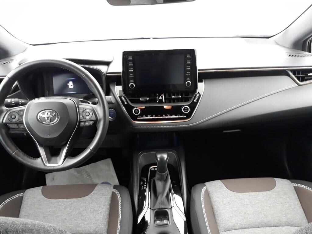 TOYOTA COROLLA TOURING SPORT