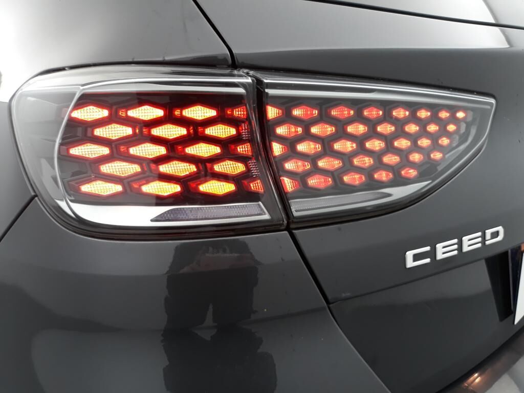 KIA CEE D