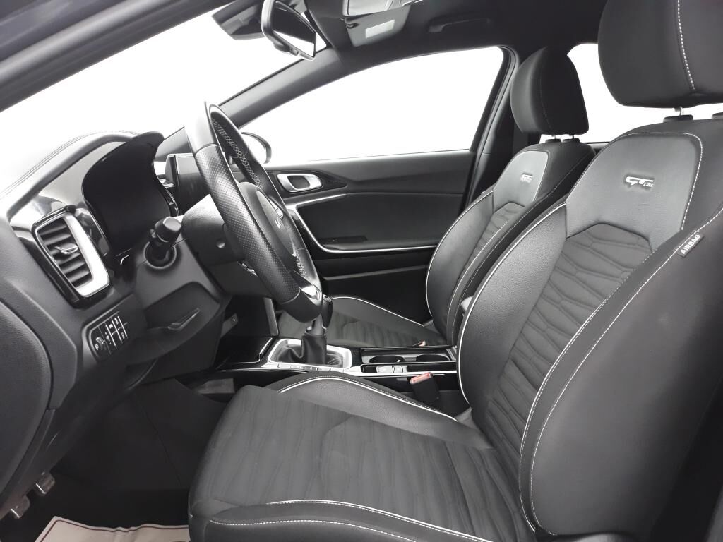 KIA CEE D