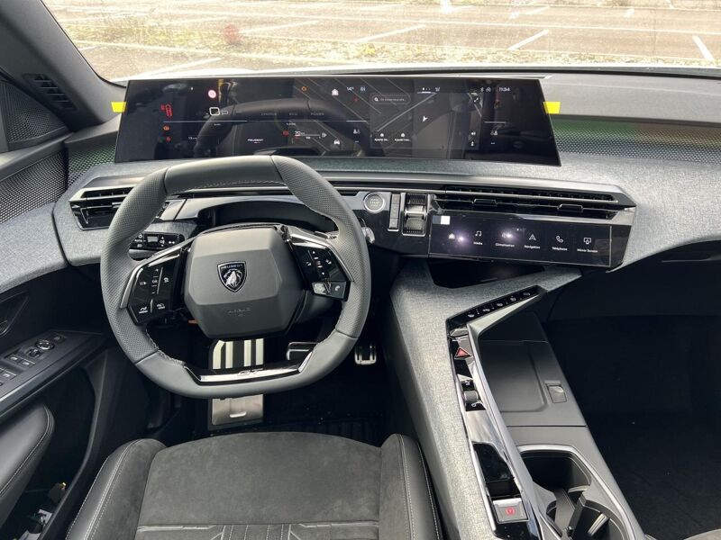 PEUGEOT 3008 HYBRID 136 E-DCS6 GT