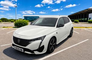 PEUGEOT 308 ESSENCE 12V S&S - 130 - BV EAT8  III 2021 BERLINE GT