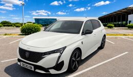PEUGEOT 308 ESSENCE 12V S&S - 130 - BV EAT8  III 2021 BERLINE GT