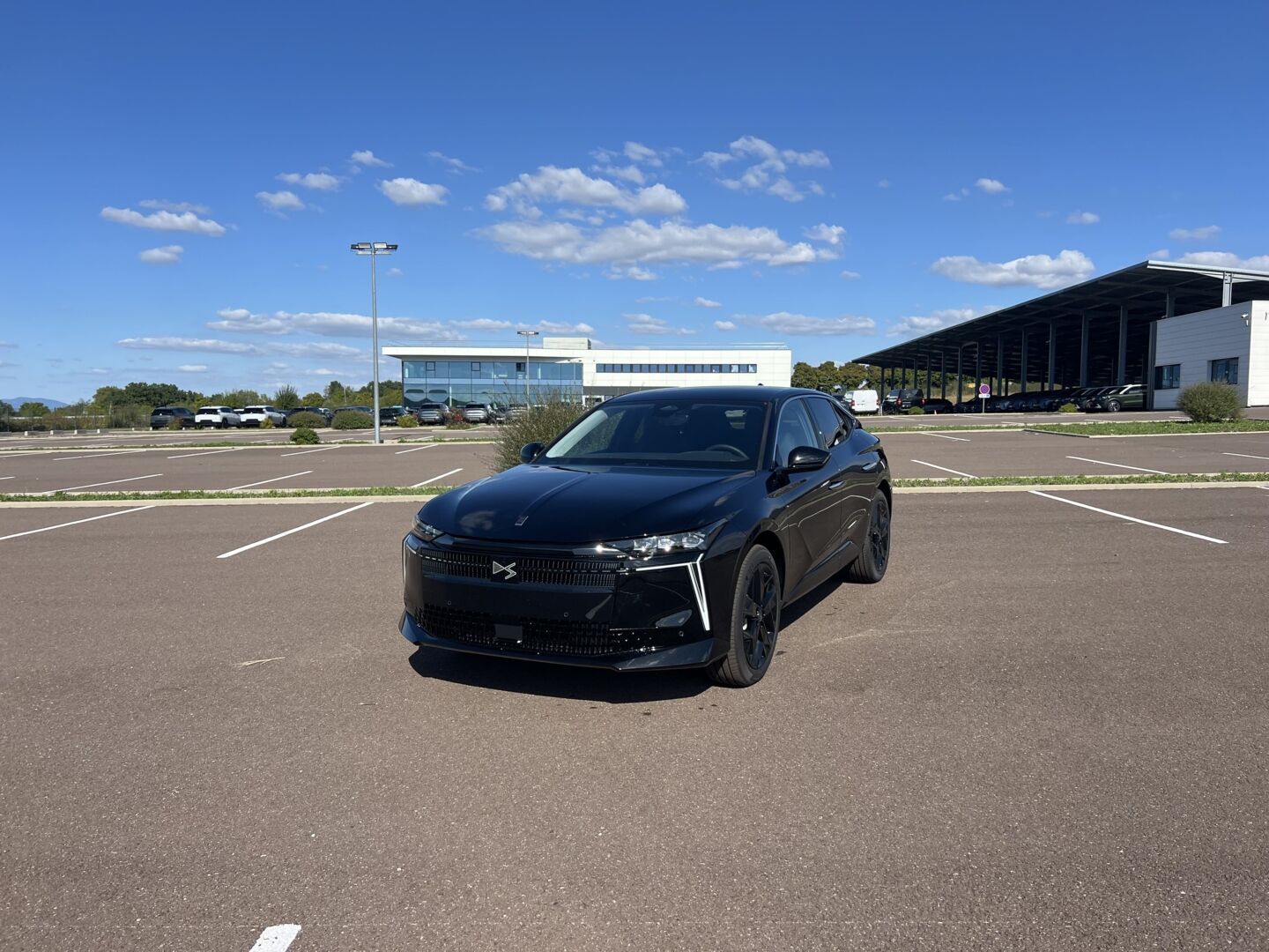 DS NUMERO 4 BLUE HDI 130 AUTOMATIQUE ETOILE ALCANTARA