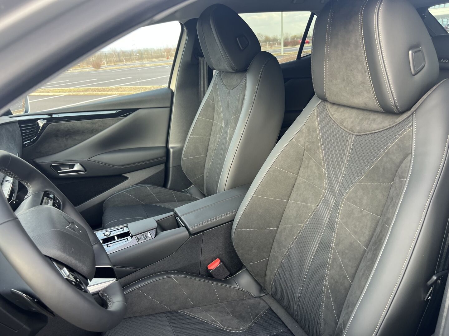 DS NUMERO 4 BLUE HDI 130 AUTOMATIQUE ETOILE ALCANTARA — photo 7