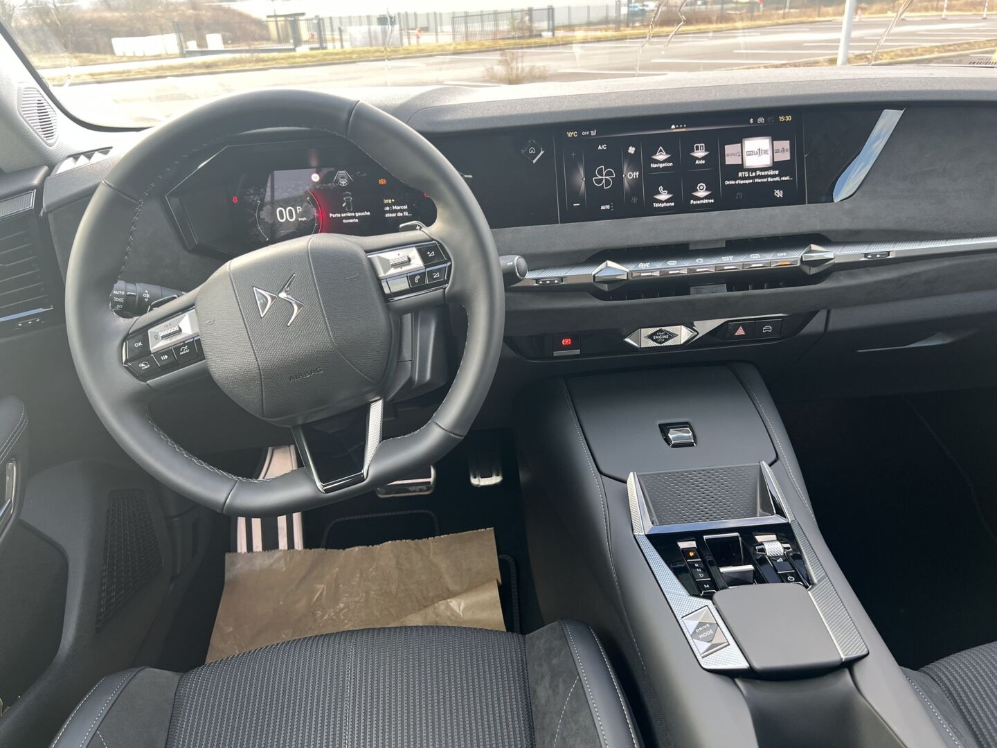 DS NUMERO 4 BLUE HDI 130 AUTOMATIQUE ETOILE ALCANTARA — photo 6