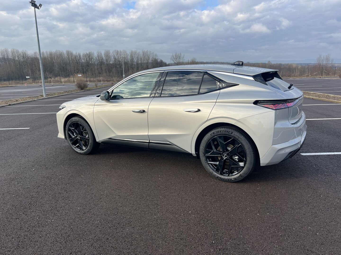 DS NUMERO 4 BLUE HDI 130 AUTOMATIQUE ETOILE ALCANTARA — photo 5
