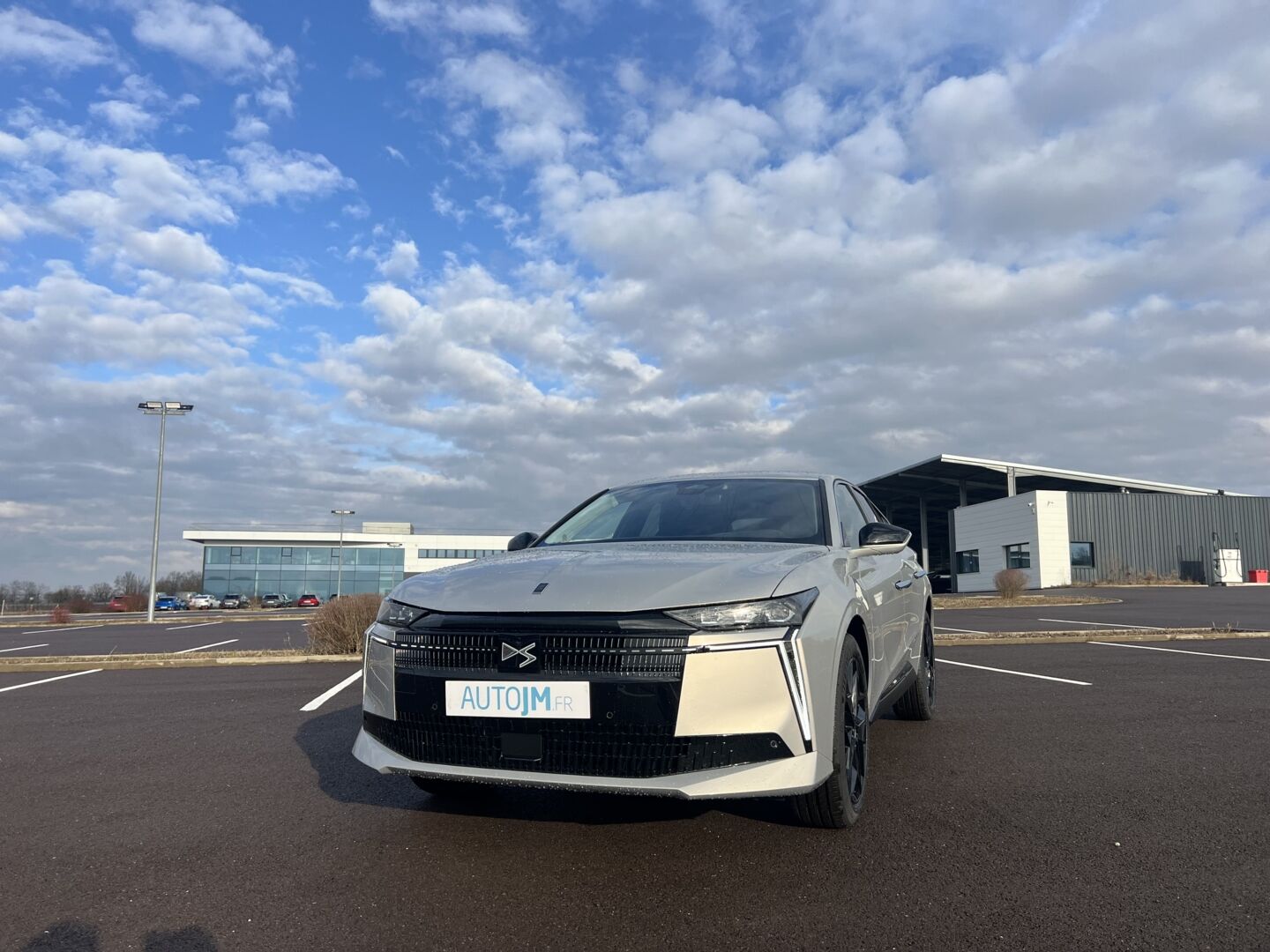 DS NUMERO 4 BLUE HDI 130 AUTOMATIQUE ETOILE ALCANTARA — photo 2