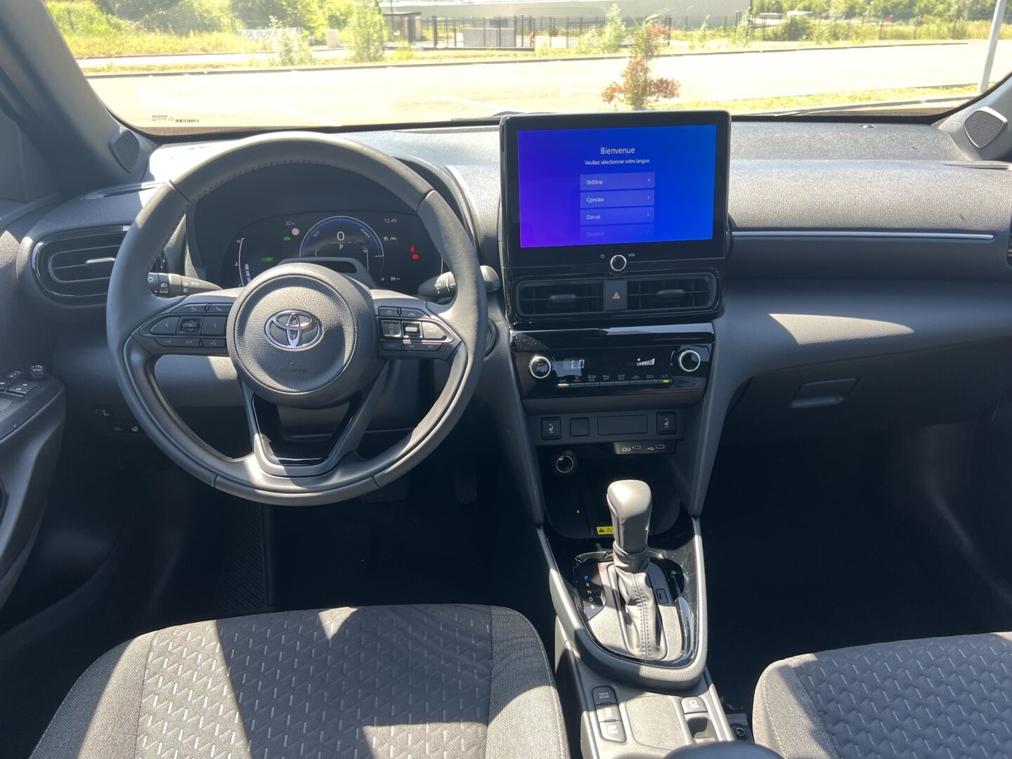 TOYOTA YARIS CROSS HYBRIDE 130 2WD DESIGN — photo 8