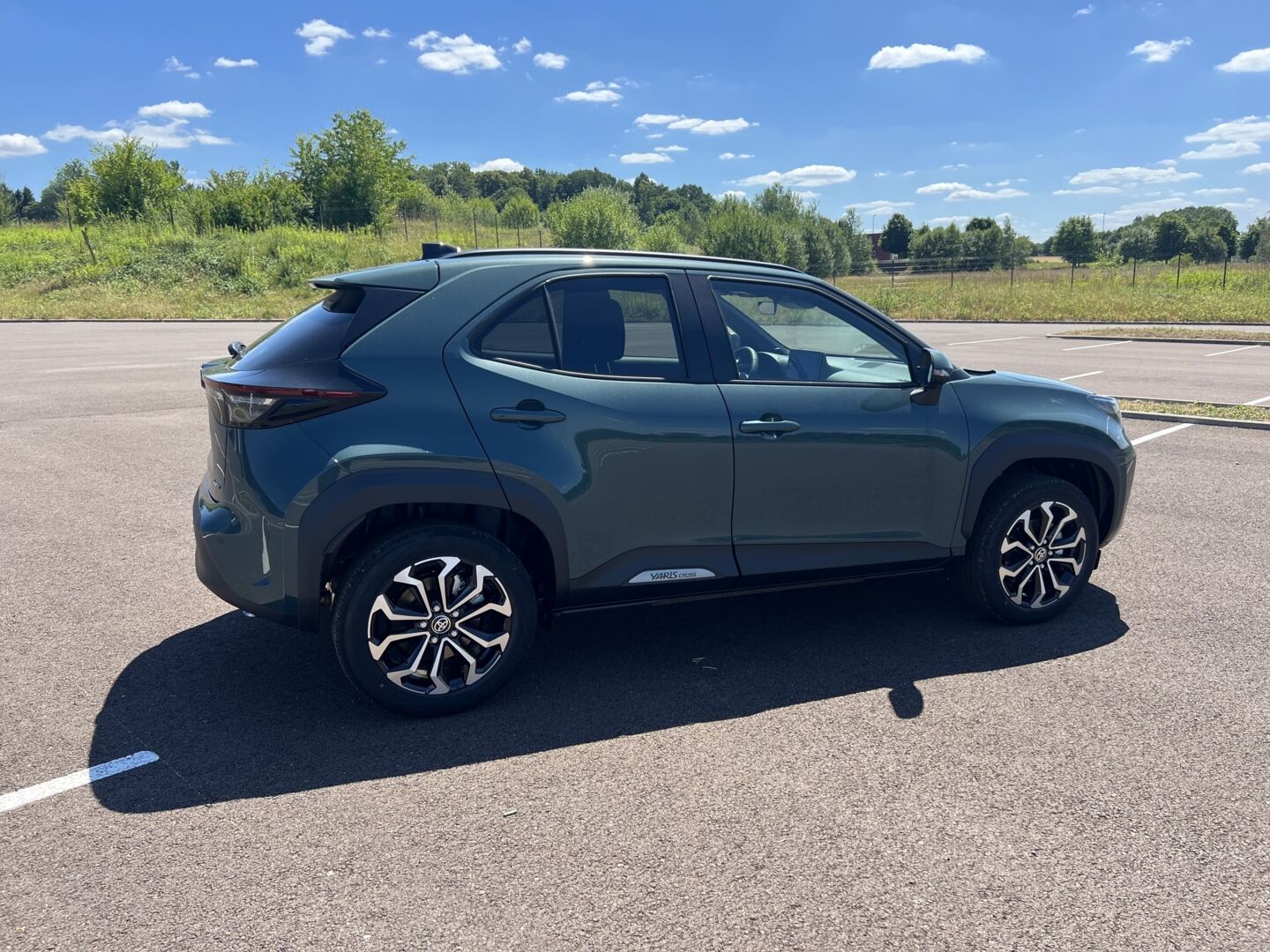 TOYOTA YARIS CROSS HYBRIDE 130 2WD DESIGN — photo 2