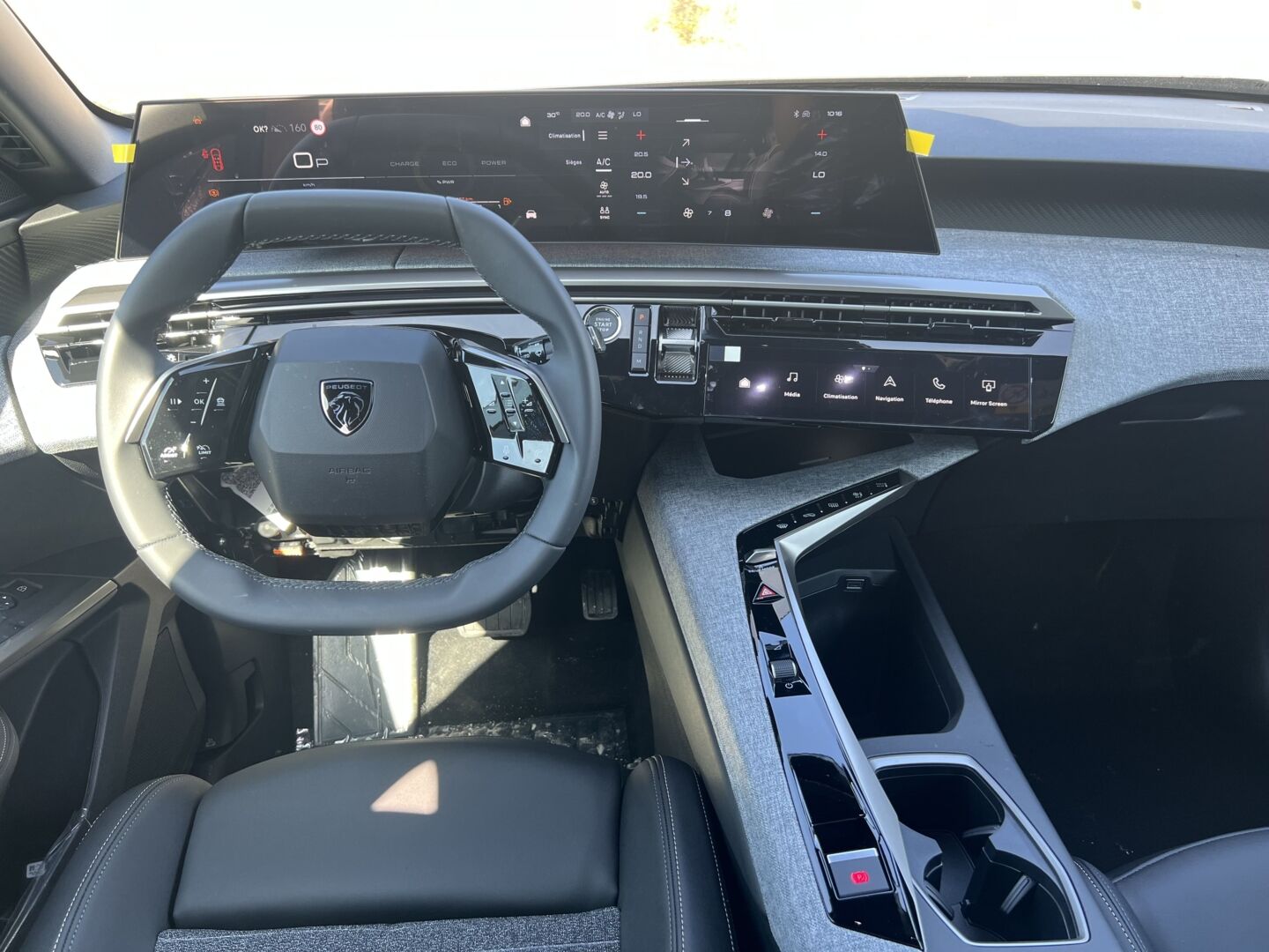PEUGEOT 3008 HYBRID 145 E-DCS6 ALLURE — photo 8