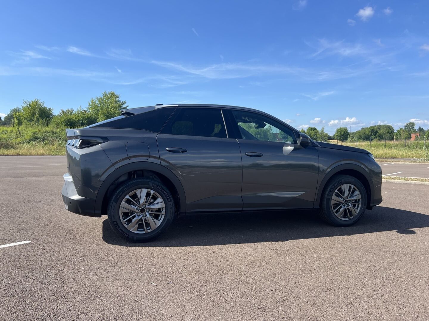 PEUGEOT 3008 HYBRID 145 E-DCS6 ALLURE — photo 4