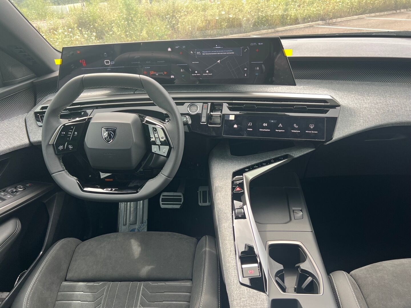 PEUGEOT 5008 HYBRID 145 E-DCS6 GT EXCLUSIVE — photo 4