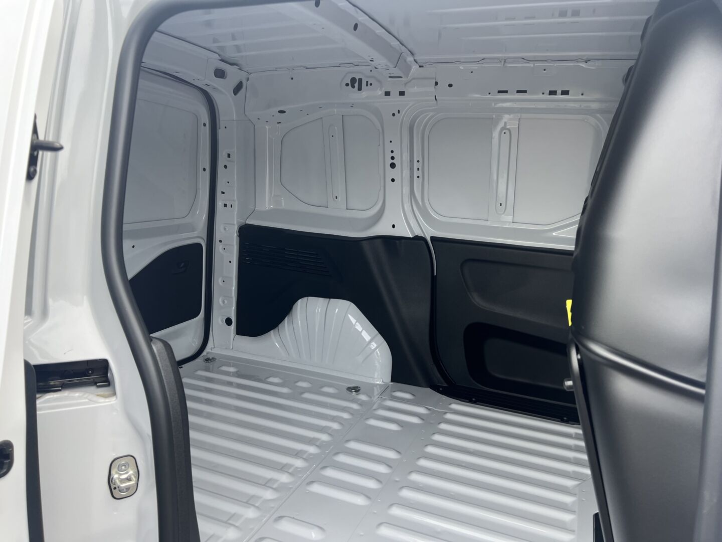 CITROEN BERLINGO VAN FG 650KG BLUE HDI 130 S/S EAT8 TAILLE M CHARGE UTILE STANDARD — photo 8