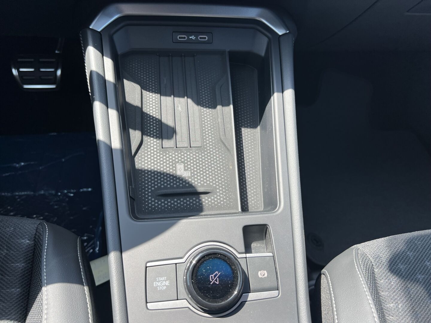 VOLKSWAGEN NOUVEAU T-ROC 1.5 ETSI HYBRID EVO 150 DSG7 R-LINE — photo 7