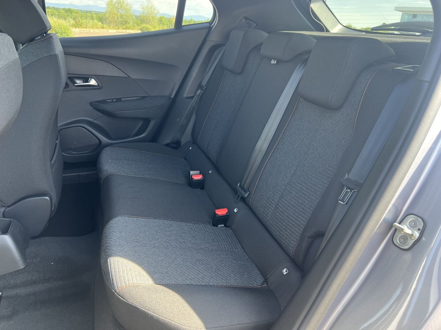 PEUGEOT 2008 1.2 HYBRID 145 E-DCS6 STYLE — photo 6