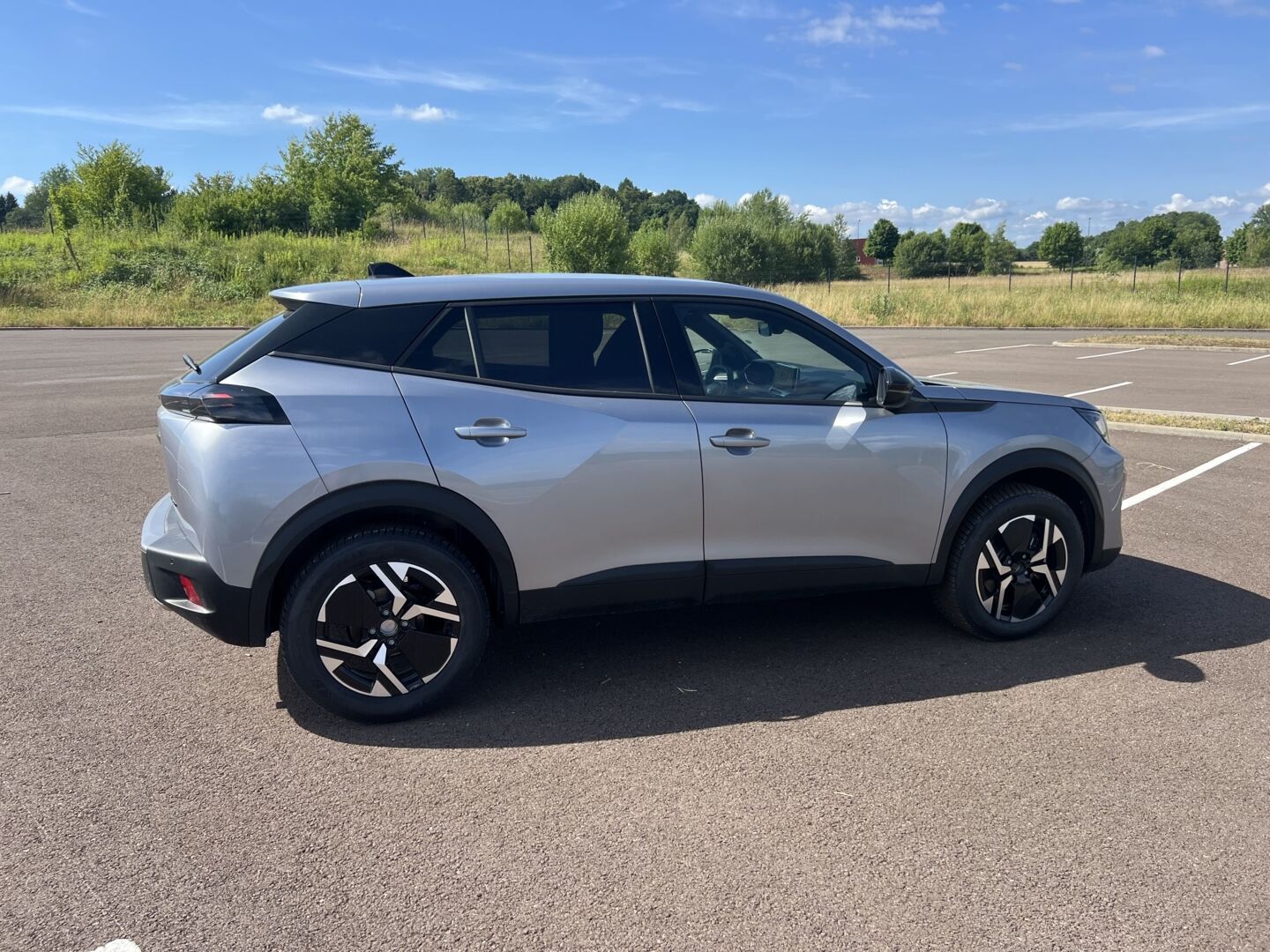 PEUGEOT 2008 1.2 HYBRID 145 E-DCS6 STYLE — photo 3