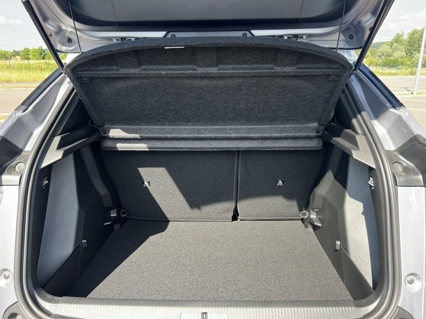 PEUGEOT 2008 1.2 HYBRID 145 E-DCS6 STYLE — photo 7