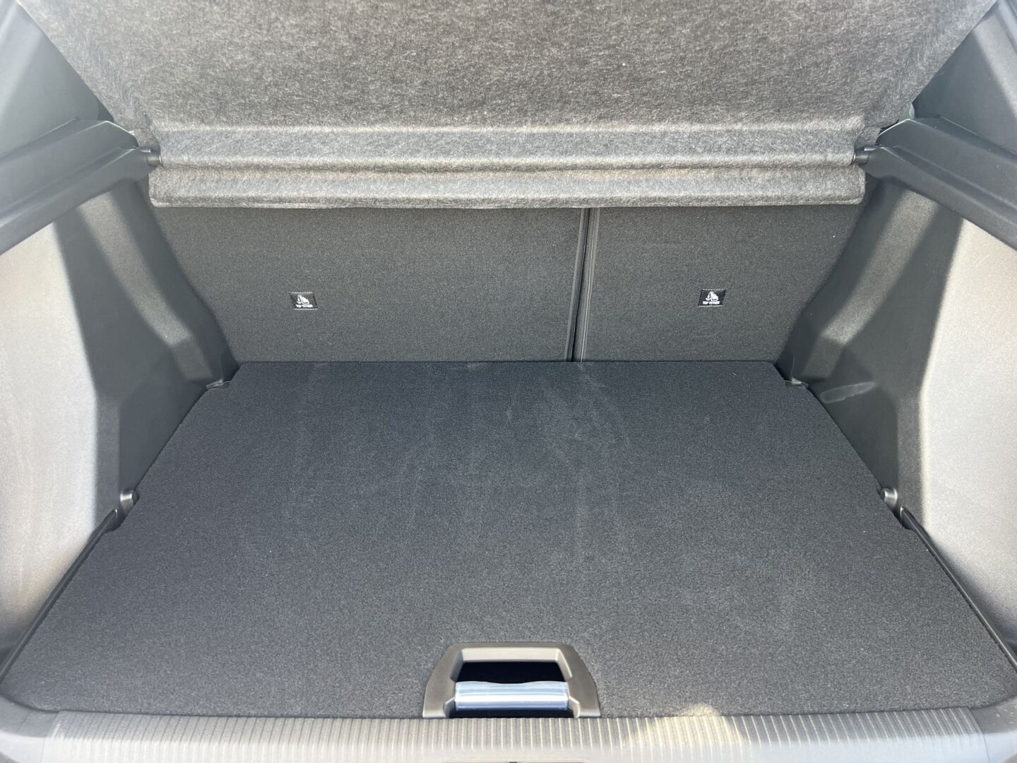 PEUGEOT 2008 1.2 HYBRID 145 E-DCS6 ALLURE — photo 7