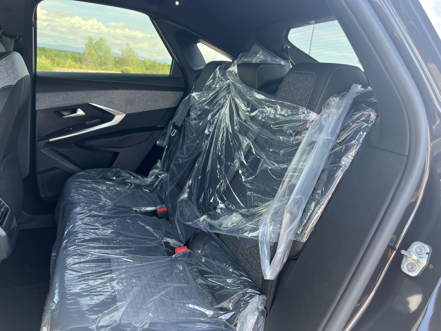 PEUGEOT 3008 HYBRID 145 E-DCS6 ALLURE — photo 6
