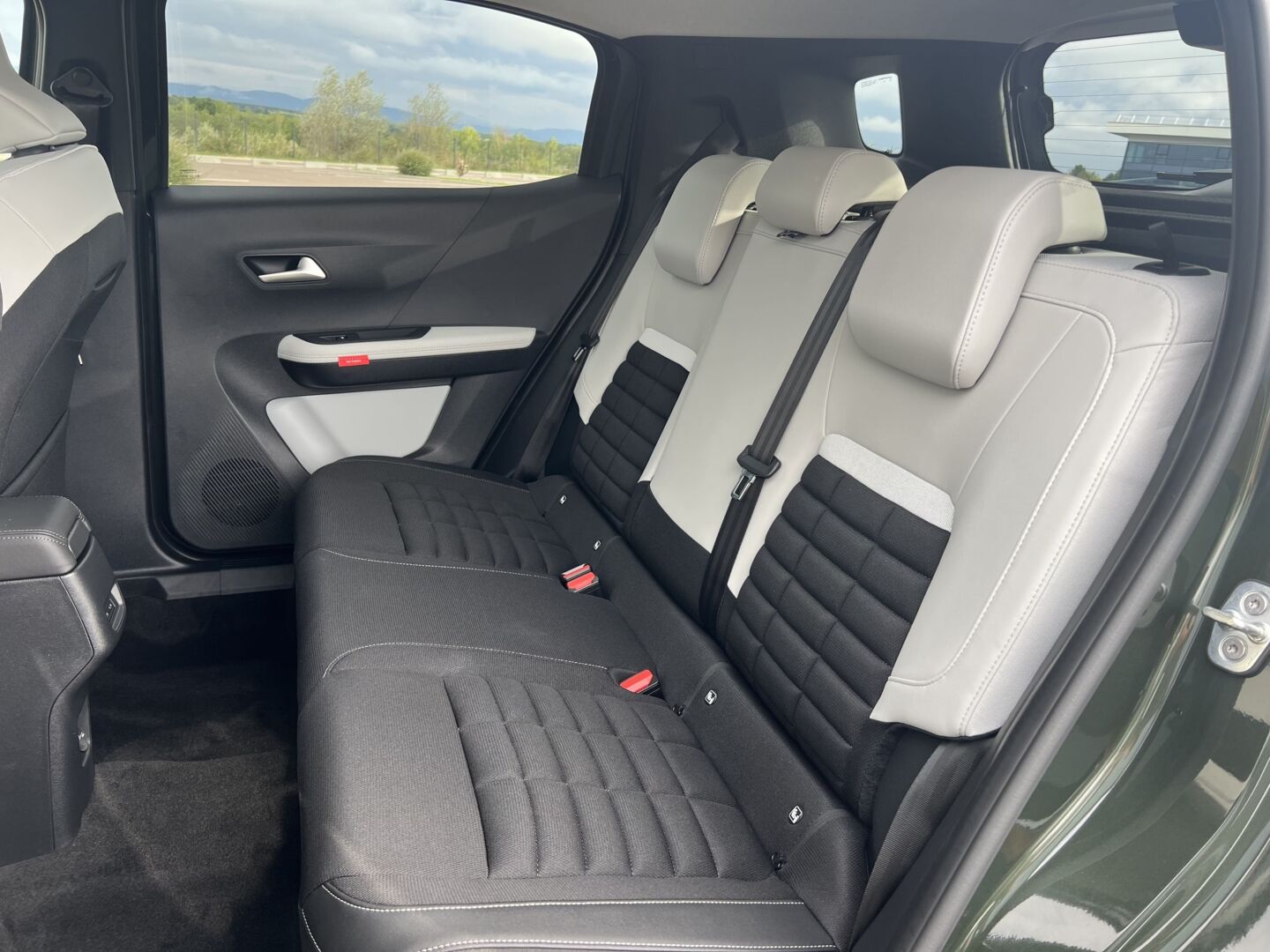 CITROEN C3 AIRCROSS HYBRID 145 E-DCS6 MAX — photo 6