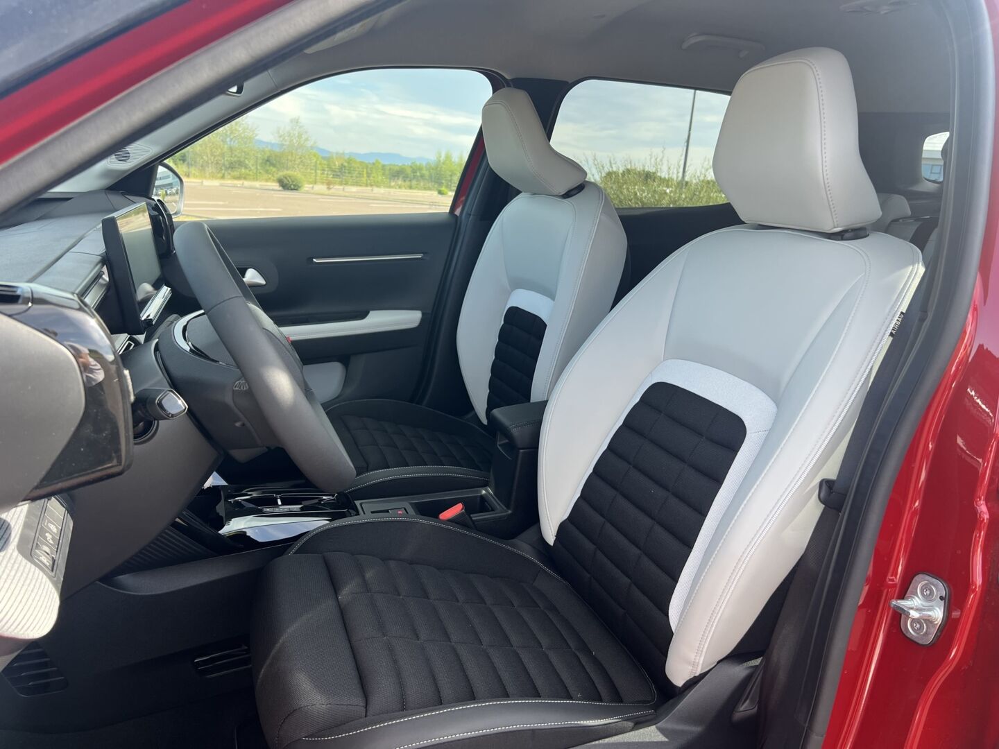 CITROEN C3 AIRCROSS HYBRID 145 E-DCS6 MAX — photo 4