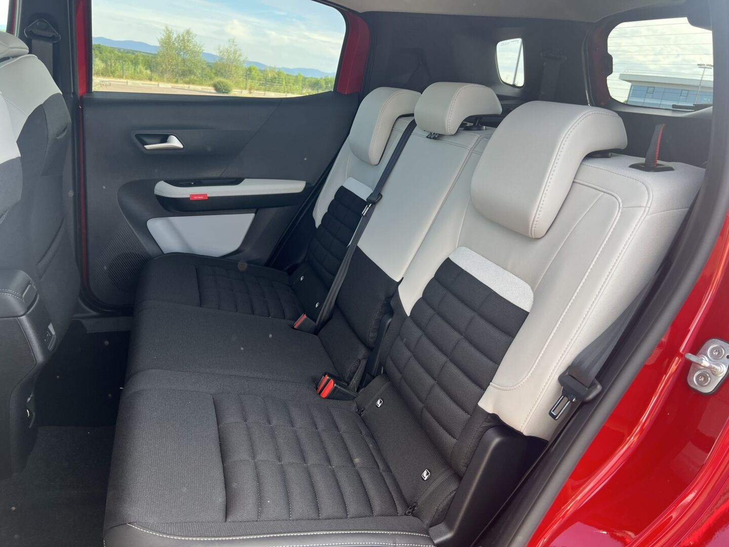 CITROEN C3 AIRCROSS HYBRID 145 E-DCS6 MAX — photo 8