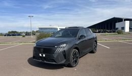 PEUGEOT 3008 HYBRID 145 E-DCS6 GT