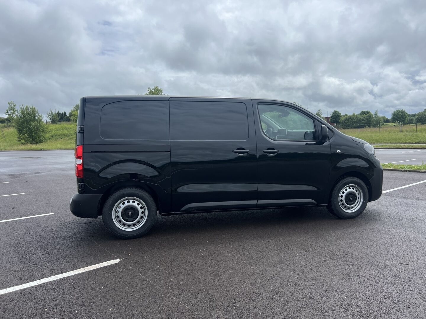 CITROEN JUMPY FG TOLE 2.0 BLUE HDI 145 S/S BVM6 TAILLE M — photo 2