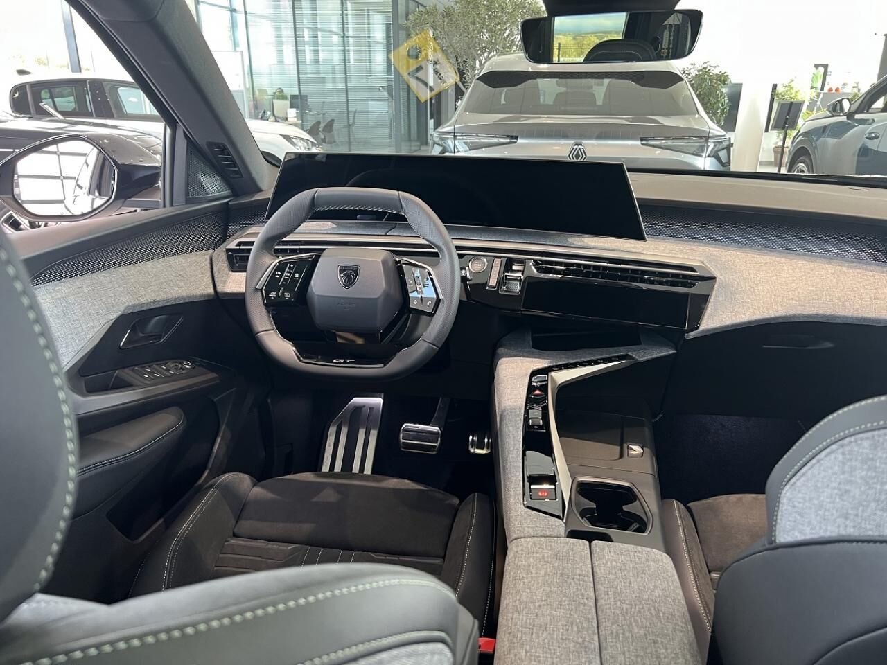 PEUGEOT 5008 GT HYBRID 145 E-DCS6 + PACK HIVER + PACK 360 — photo 2