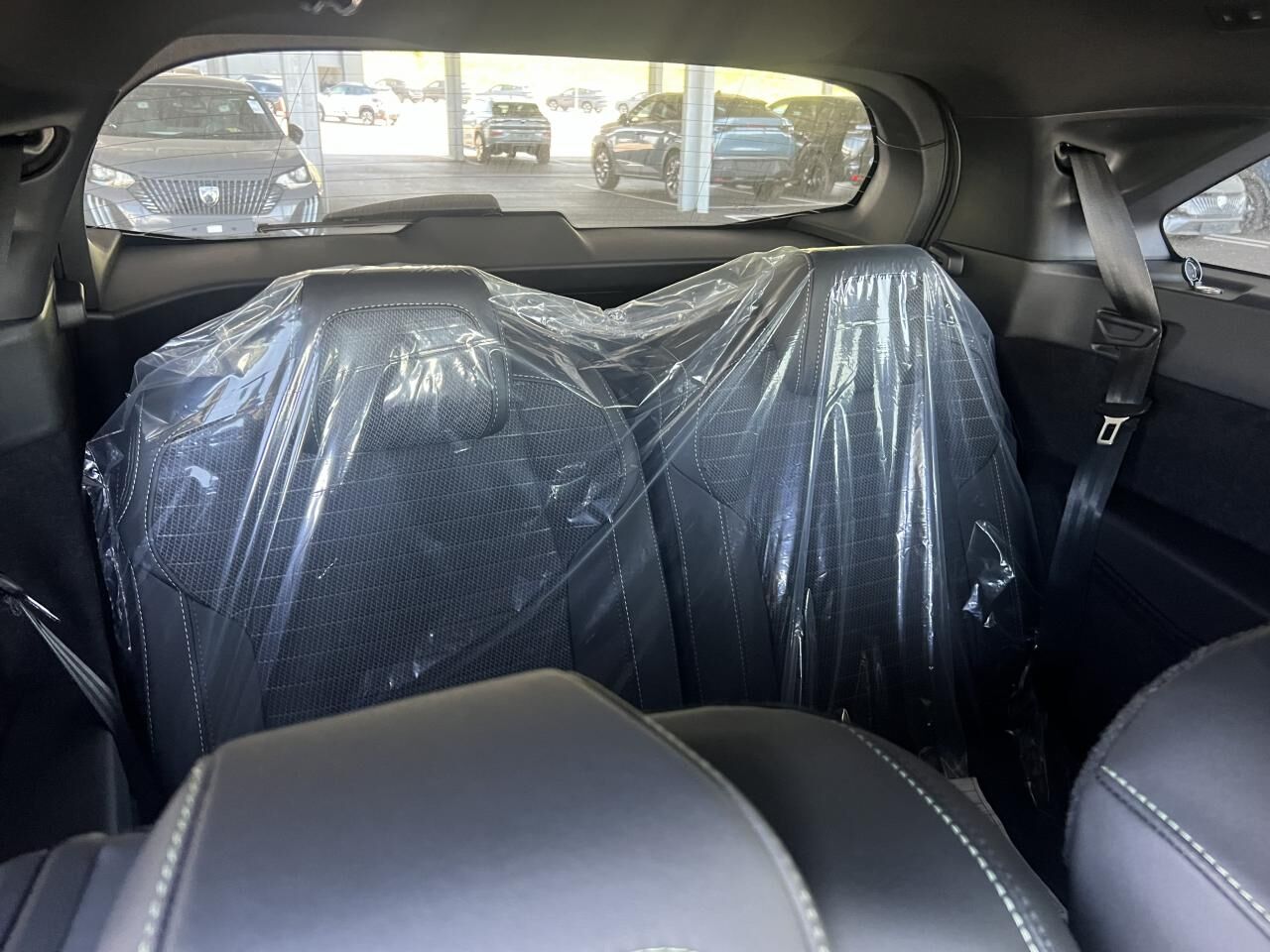 PEUGEOT 5008 GT HYBRID 145 E-DCS6 — photo 5