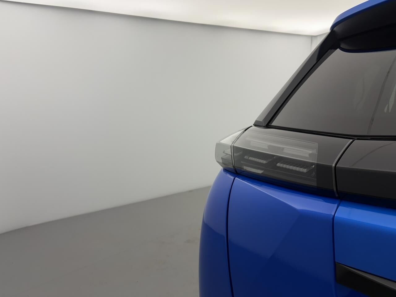 PEUGEOT 2008 ALLURE ESSENCE 130 EAT8 +GRIP CONTROL + CAMERA DE RECUL 180 — photo 16