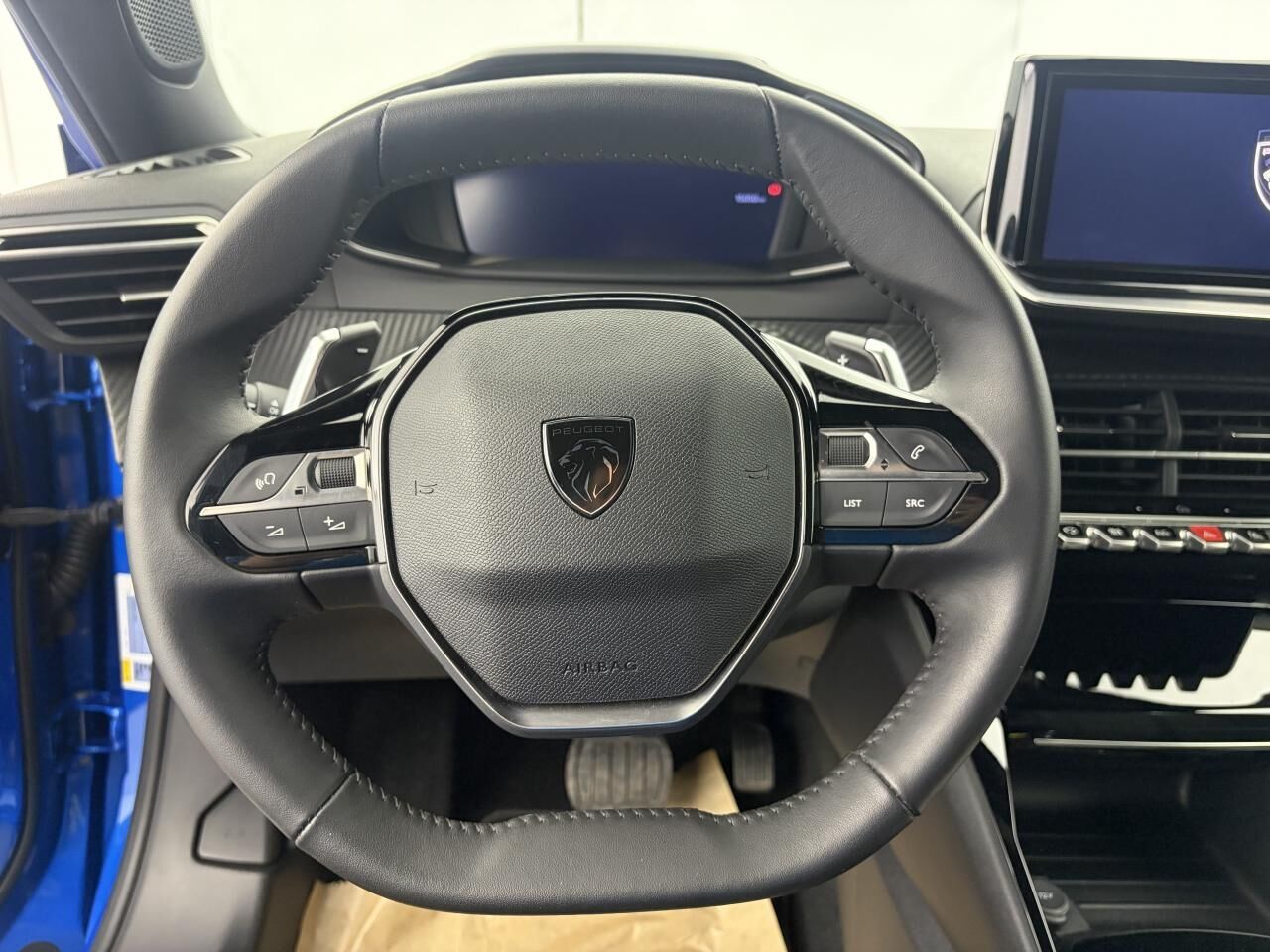 PEUGEOT 2008 ALLURE ESSENCE 130 EAT8 +GRIP CONTROL + CAMERA DE RECUL 180 — photo 20