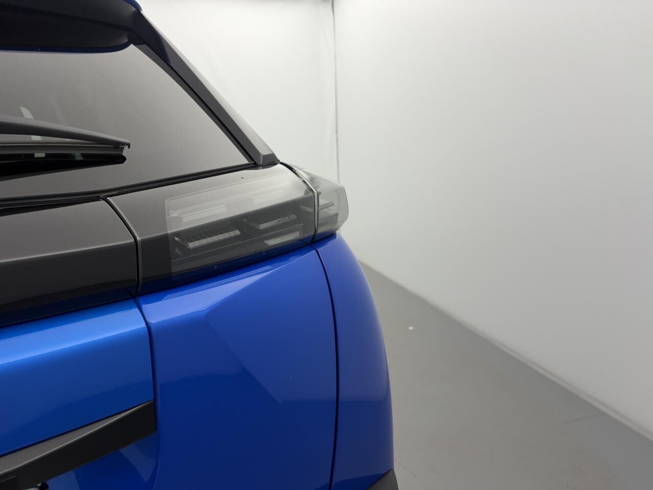 PEUGEOT 2008 ALLURE ESSENCE 130 EAT8 +GRIP CONTROL + CAMERA DE RECUL 180 — photo 14