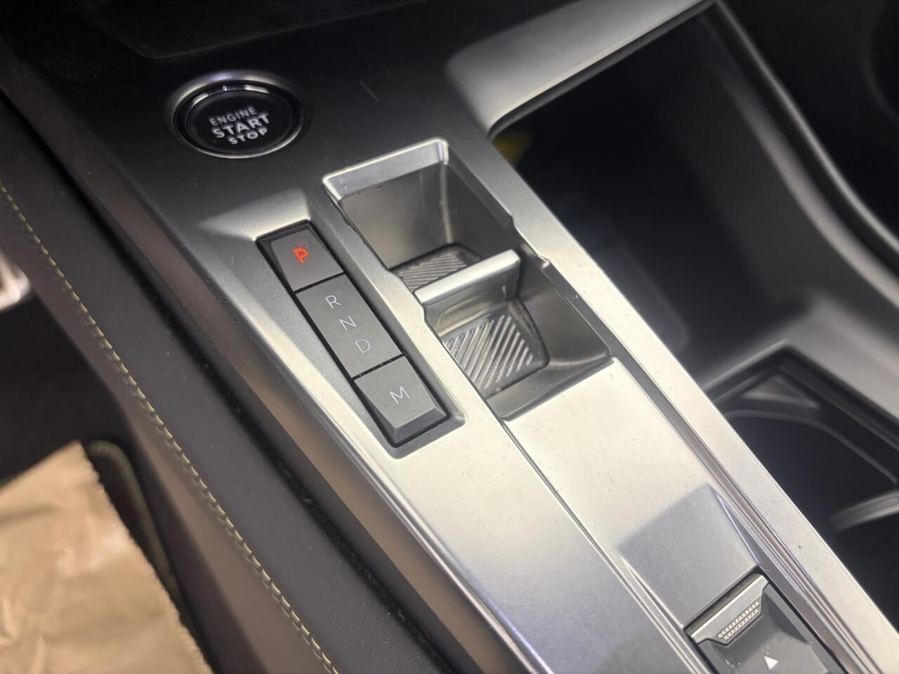 PEUGEOT 308 GT ESSENCE S&amp;S 130 EAT8 — photo 24