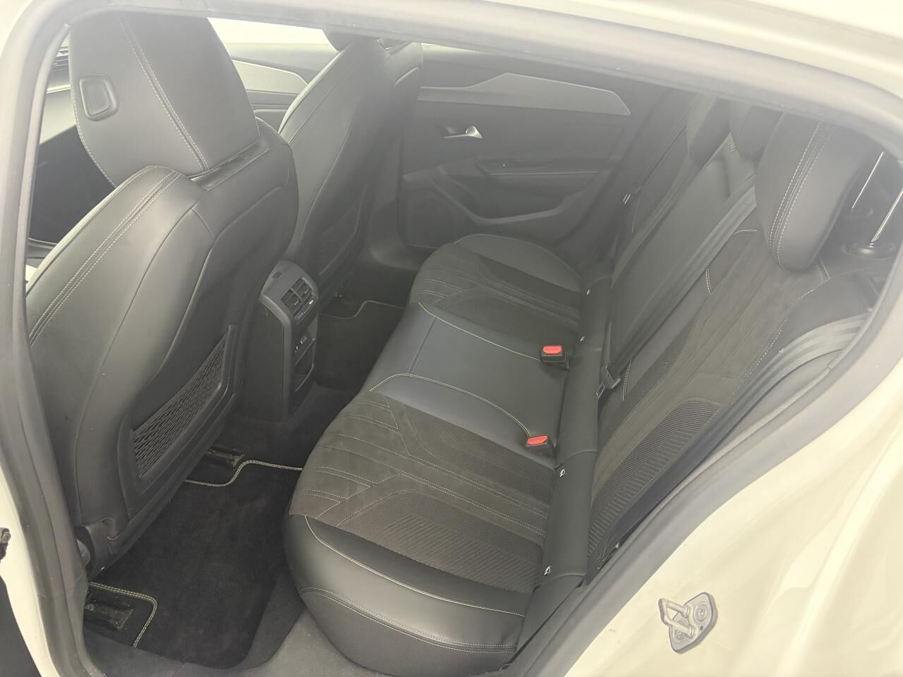 PEUGEOT 308 GT ESSENCE S&amp;S 130 EAT8 — photo 26