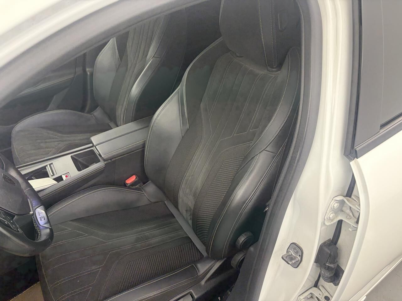 PEUGEOT 308 GT ESSENCE S&amp;S 130 EAT8 — photo 19