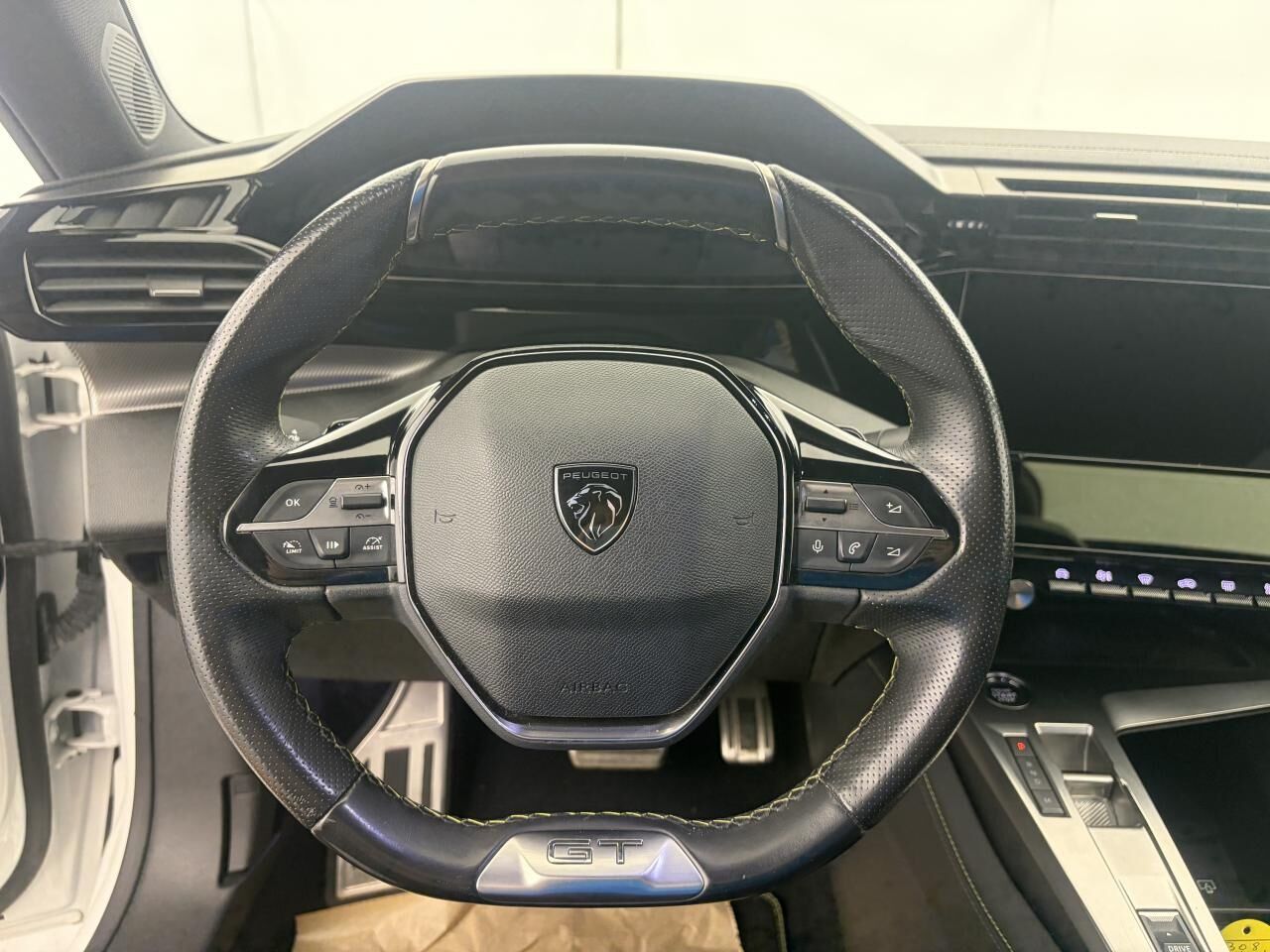 PEUGEOT 308 GT ESSENCE S&amp;S 130 EAT8 — photo 21