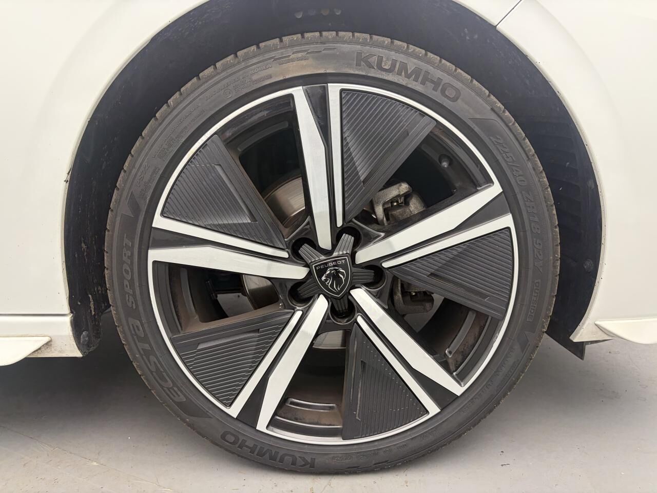 PEUGEOT 308 GT ESSENCE S&amp;S 130 EAT8 — photo 12