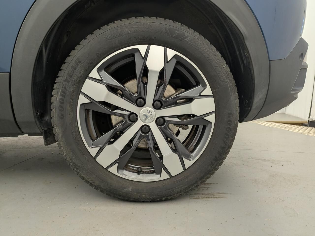 PEUGEOT 3008 ESSENCE 12V S&amp;S - 130 - BV EAT8 GT — photo 11