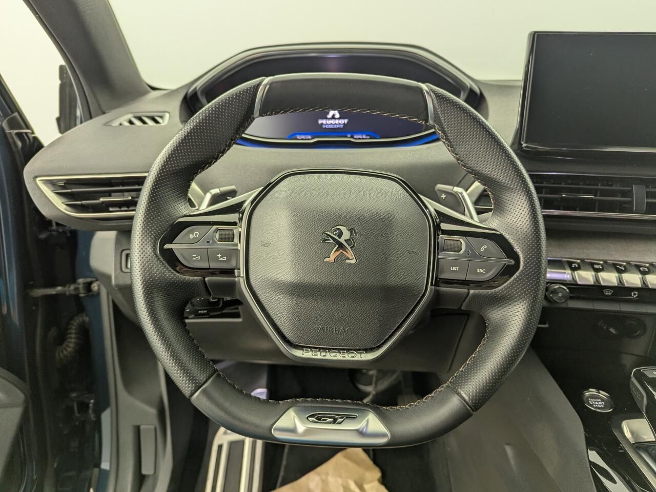 PEUGEOT 3008 ESSENCE 12V S&amp;S - 130 - BV EAT8 GT — photo 21