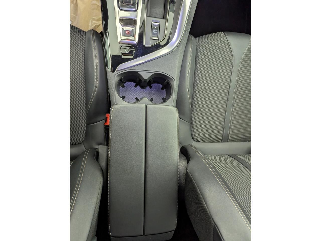 PEUGEOT 3008 ESSENCE 12V S&amp;S - 130 - BV EAT8 GT — photo 25